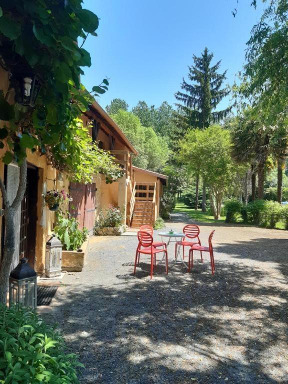 Gite Au Moulin Du Comte Bourrouillan Exterior photo